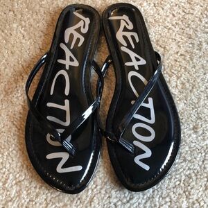 Kenneth Cole Reaction Black sandal thong Flip flops shoe size 10